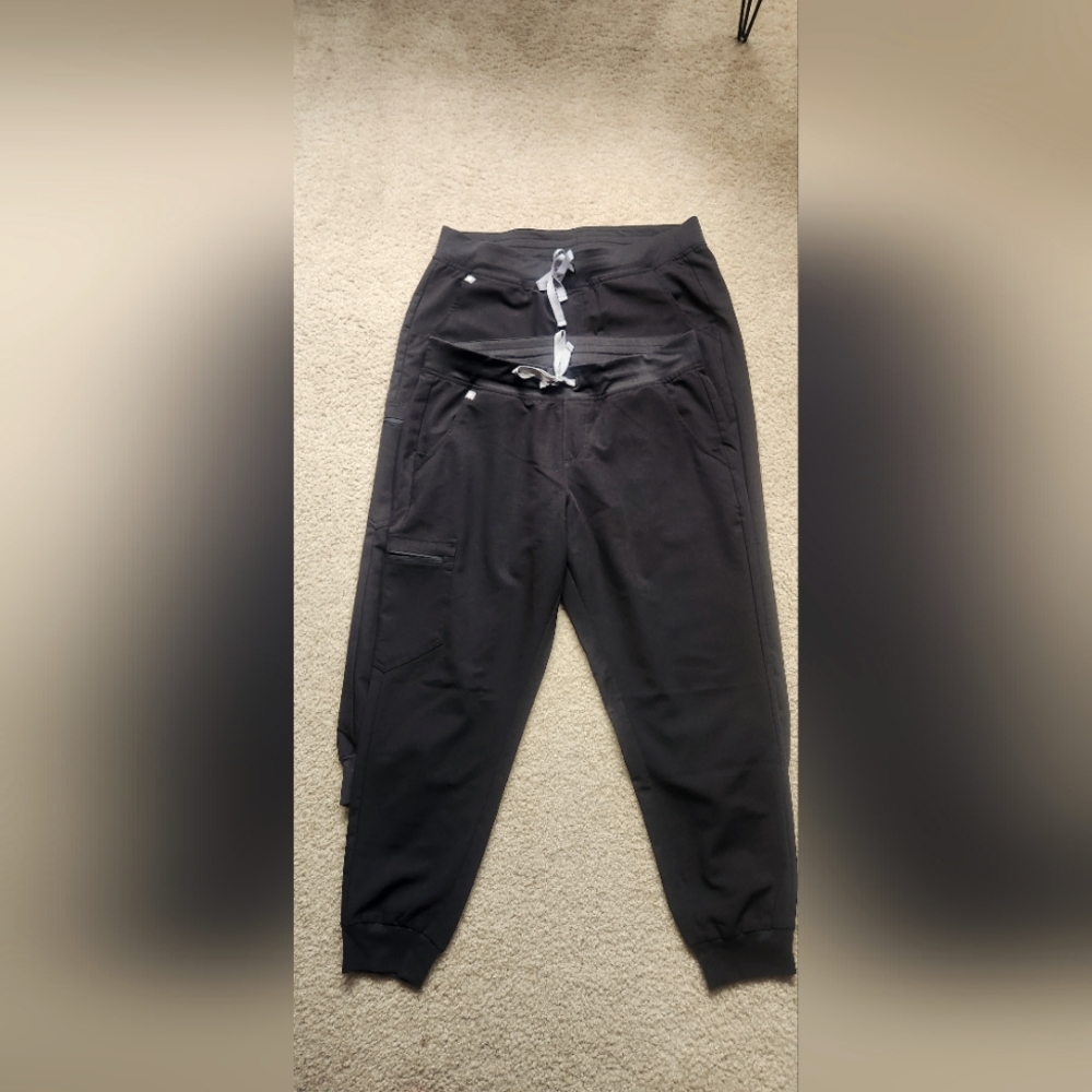 Set of 2 Figs black scrub Large Petite